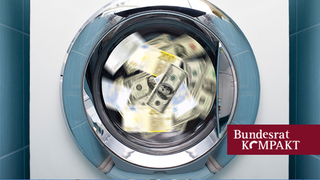 Foto:  Geldscheine in Waschmaschine